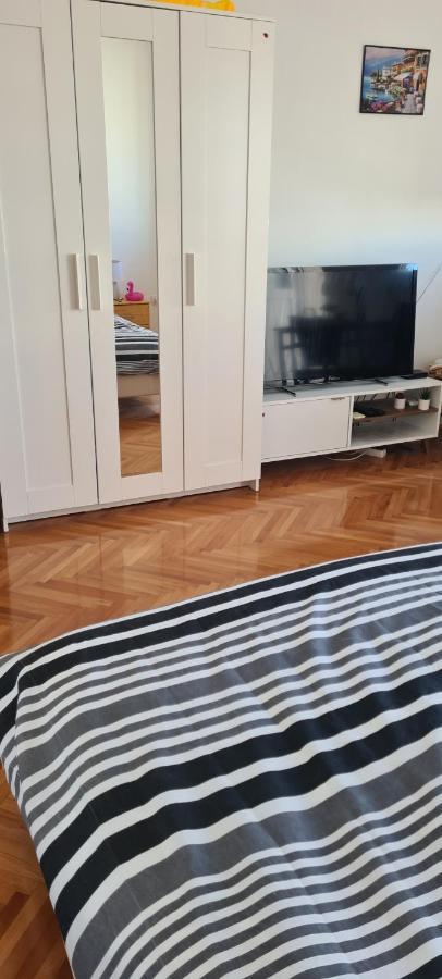 Ferienwohnung Smartstar Split Exterior foto